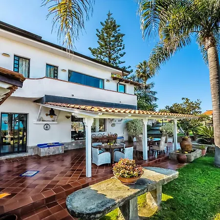 לינה וארוחת בוקר Bency