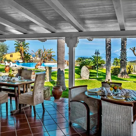 Bency Couette-café Capo dʼOrlando