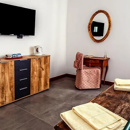 Bency Couette-café Capo dʼOrlando